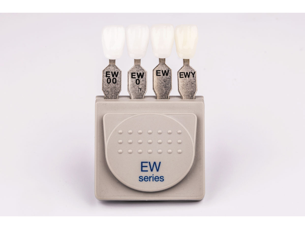 Kuraray Noritake Esthetic White Shade Guide Gold Quadrat Dental